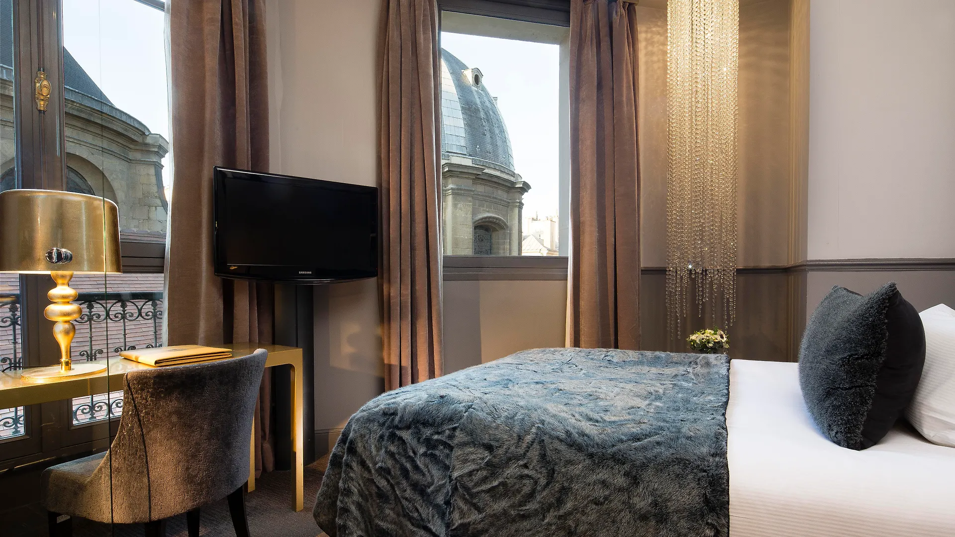 Hotel Lumen Paris Louvre
