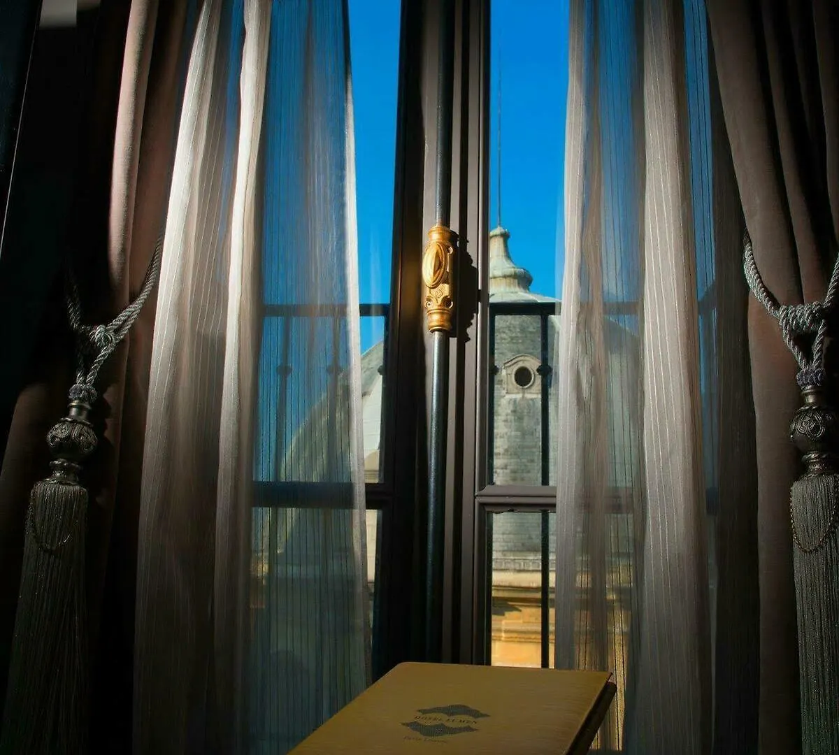 Hotel Lumen Paris Louvre